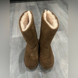 Women’s quarter bear paw boots